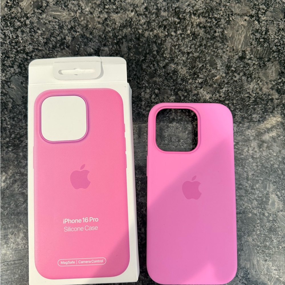 Apple iPhone 16 Pro MagSafe Case - Vibrant Pink